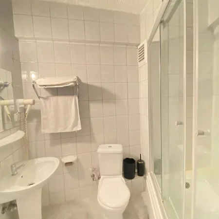 Hotel Uk Kiris 4*
